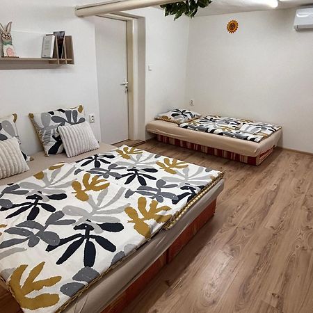Apartmanovy Dom Grand Štúrovo Bagian luar foto