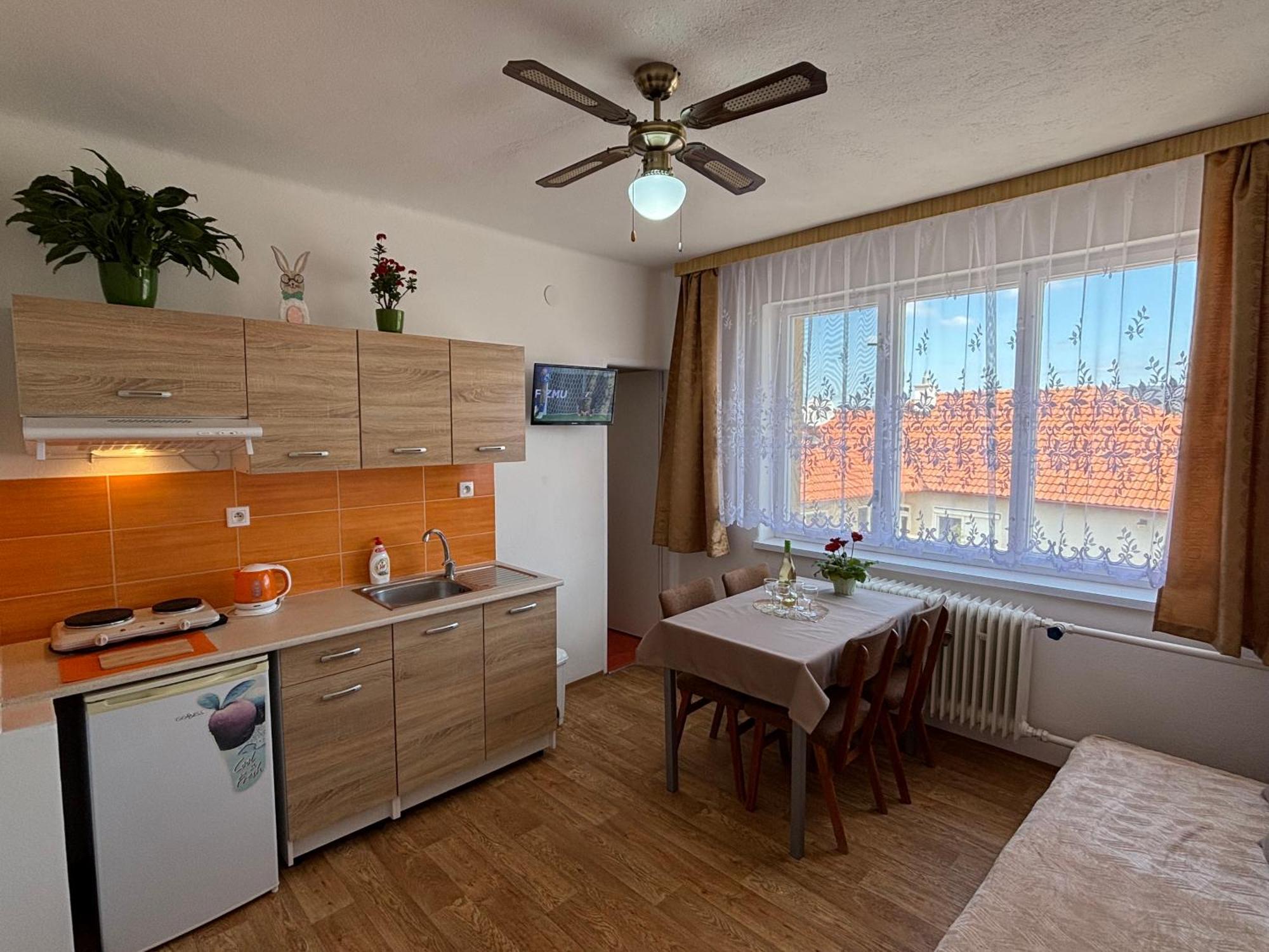 Apartmanovy Dom Grand Štúrovo Bagian luar foto