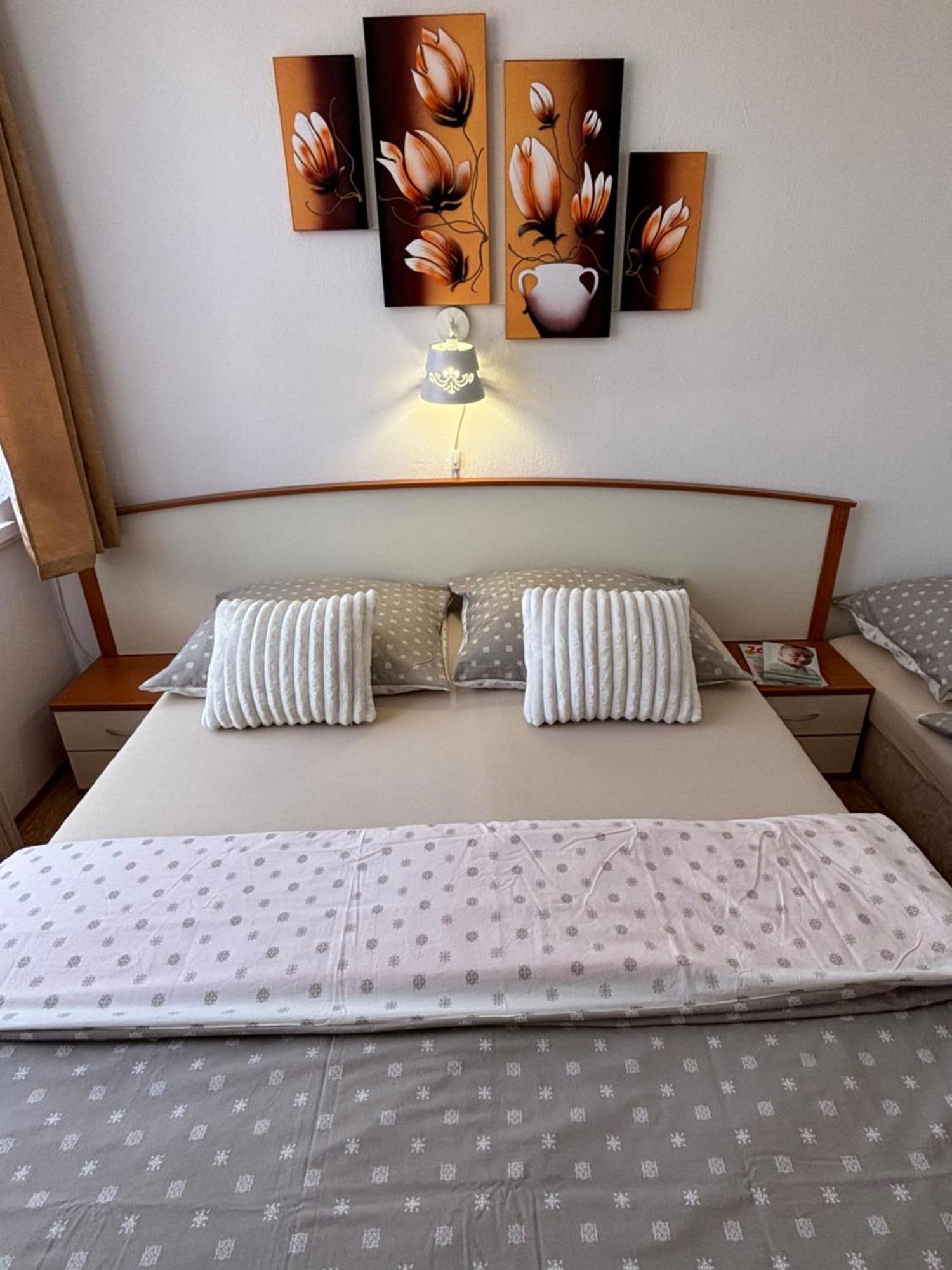 Apartmanovy Dom Grand Štúrovo Bagian luar foto
