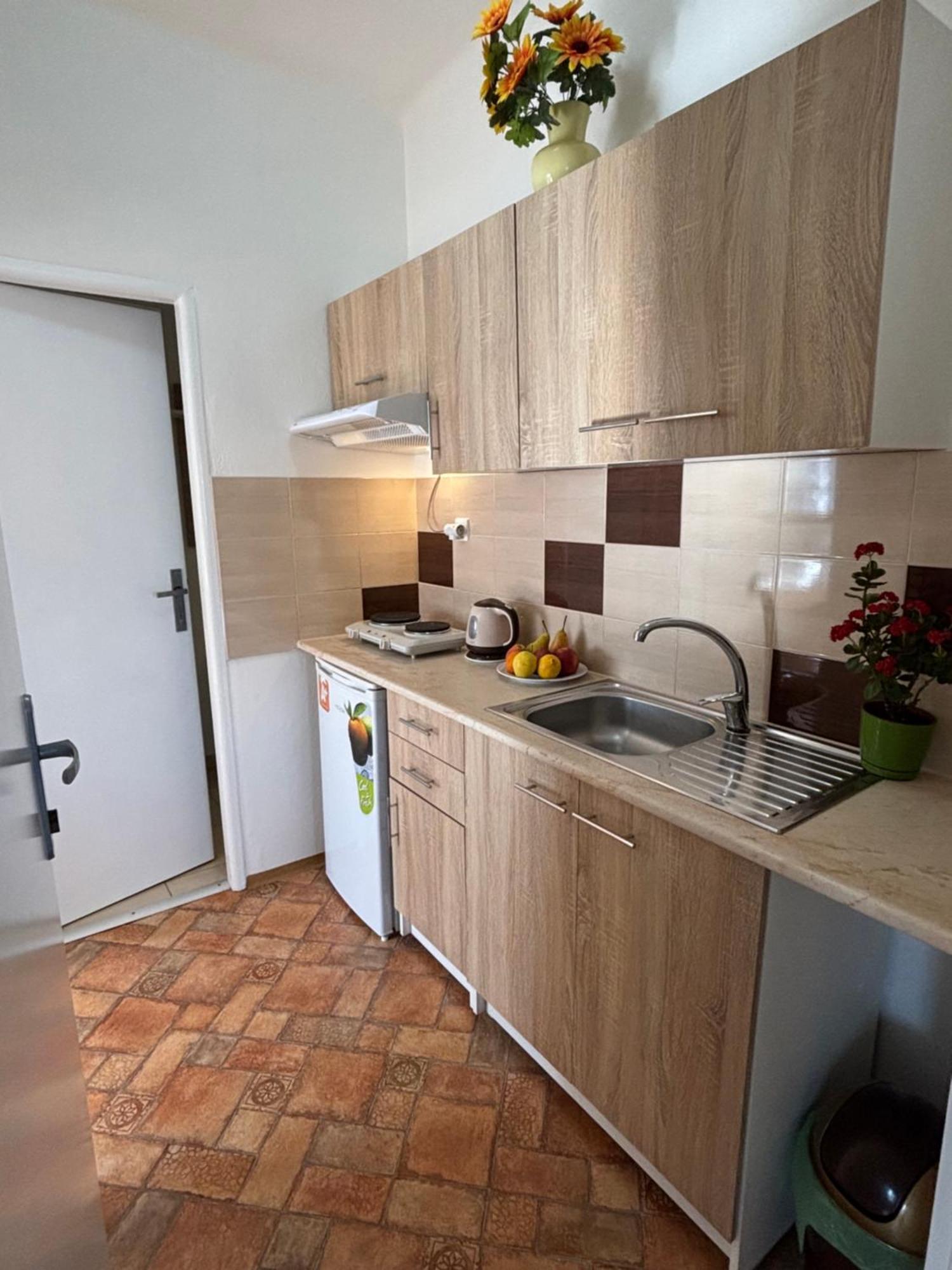 Apartmanovy Dom Grand Štúrovo Bagian luar foto