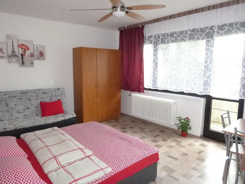 Apartmanovy Dom Grand Štúrovo Bagian luar foto