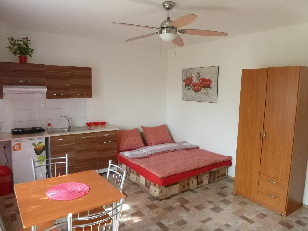 Apartmanovy Dom Grand Štúrovo Bagian luar foto