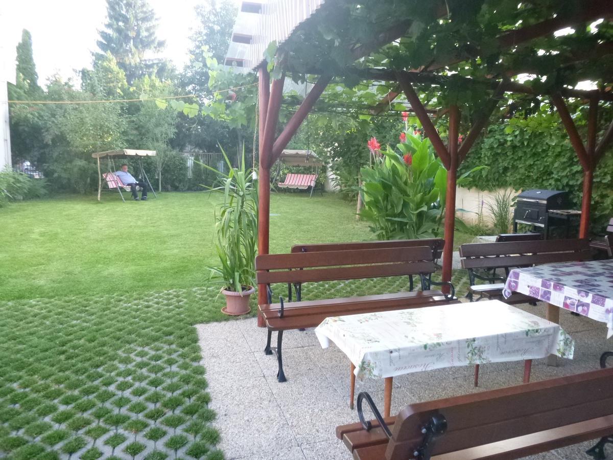 Apartmanovy Dom Grand Štúrovo Bagian luar foto
